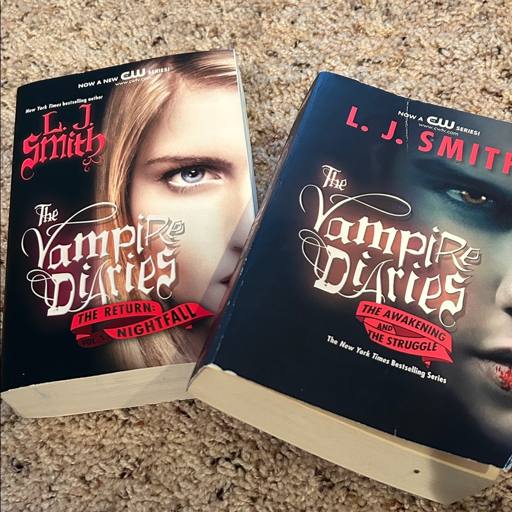 Harper The Vampire Diaries Book Set - Black and Red